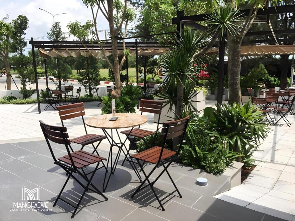 Mangrove Hotel Cần Giờ Buitenkant foto